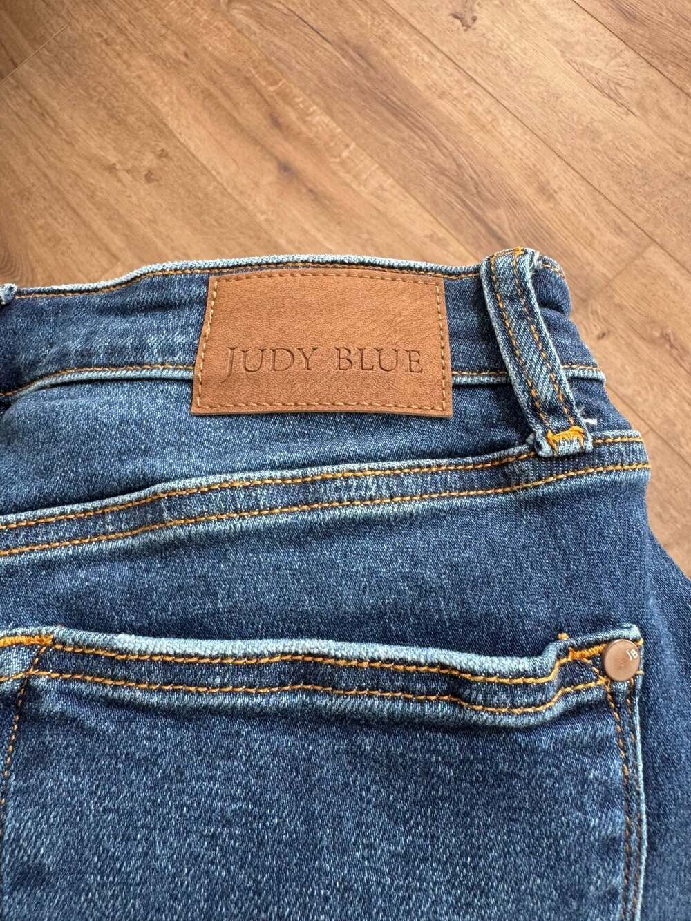 Judy Blue High Rise Dad Jeans Raw Hem Medium Wash Denim Size 13/31 - Picture 9 of 15